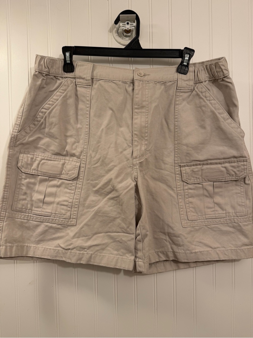 khaki cream cargo shorts